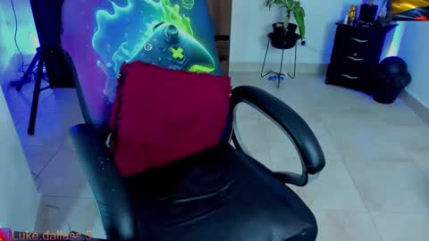 Snapshot of damian_torner chatting on 02.08.25 Damian torner online show from 02.08.25