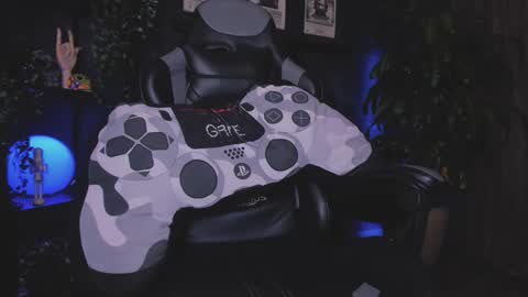 Daamiancox online show from 12.17.25