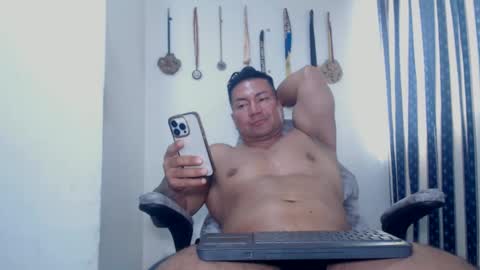 Snapshot of dammuscle chatting on 09.20.25 dammuscle online show from 09.20.25