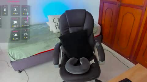 Kary-- independent model Schedule 0530am-1000am colombian time online show from 02.24.26