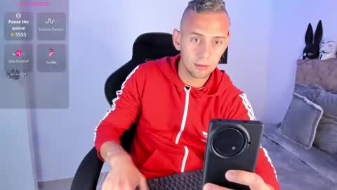 Snapshot of damon_baker0 chatting on 10.03.25 Damon bakert online show from 10.03.25