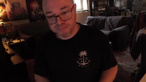 Snapshot of dampkap chatting on 10.28.25 dampkap online show from 10.28.25