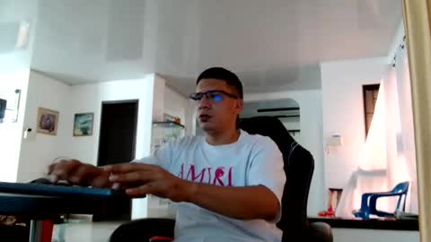 Snapshot of damyan_2003 chatting on 05.28.26 damyan_2003 online show from 05.28.26