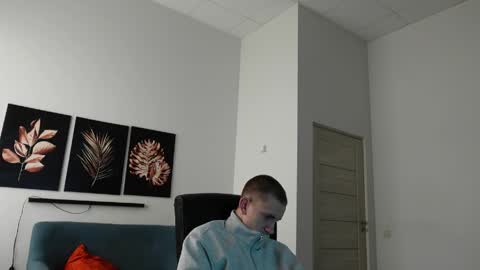 Snapshot of dan_roads chatting on 04.08.26 DAN ROADS online show from 04.08.26