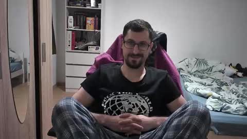 King Dan online show from 11.03.25