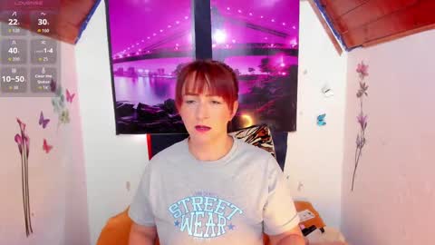 Snapshot of dana_35_ chatting on 09.18.25 dana online show from 09.18.25