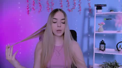 dana_cute1_ online show from 06.15.26