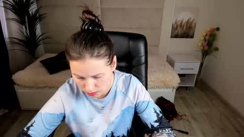 Dana Dom online show from 02.24.25
