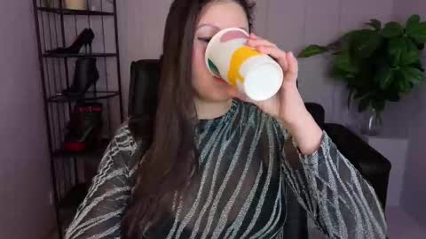 Dana Dom online show from 03.30.26