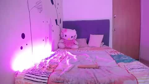 Snapshot of dana_paula chatting on 02.22.25 dana_paula online show from 02.22.25