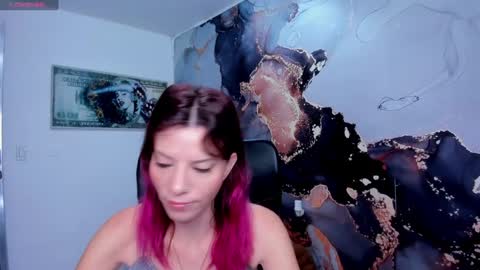 Snapshot of danaarey chatting on 02.08.25 Danaa Rey online show from 02.08.25