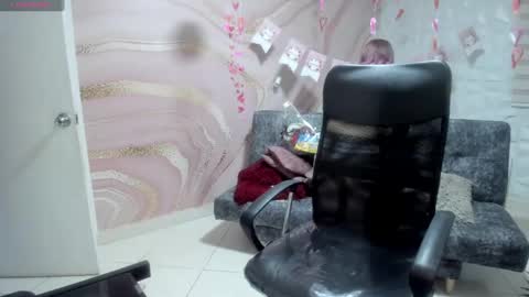 Snapshot of danaarey chatting on 02.15.25 Danaa Rey online show from 02.15.25