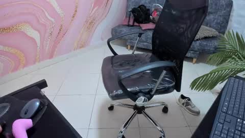 Snapshot of danaarey chatting on 02.28.25 Danaa Rey online show from 02.28.25