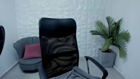 Snapshot of danaarey chatting on 03.05.25 Danaa Rey online show from 03.05.25