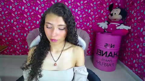 Danatella  online show from 02.06.25