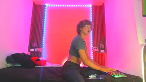 Dandy wolf online show from 02.25.25