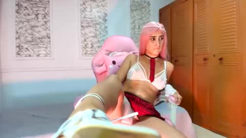 Danella Houston online show from 10.28.25