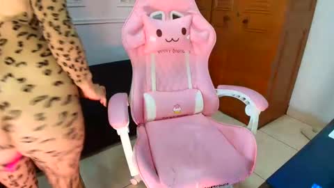 Danella Houston online show from 12.16.25