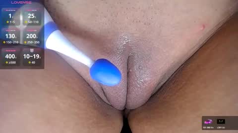 Snapshot of danette_deluxee chatting on 02.11.26 danette_deluxee online show from 02.11.26