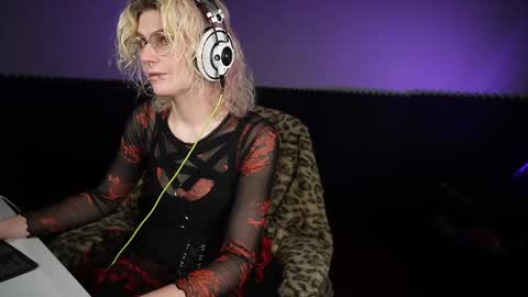 Danger Bones online show from 09.21.25