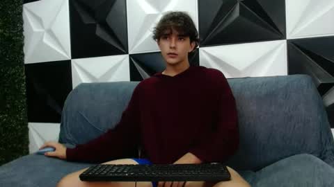Snapshot of dani_cumboy chatting on 12.11.24 dani_cumboy online show from 12.11.24
