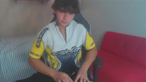 Snapshot of dani_cumboy chatting on 12.31.24 dani_cumboy online show from 12.31.24