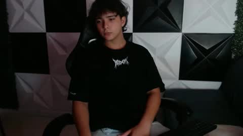 Snapshot of dani_cumboy chatting on 01.08.25 dani_cumboy online show from 01.08.25