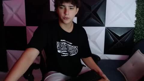 Snapshot of dani_cumboy chatting on 01.12.25 dani_cumboy online show from 01.12.25