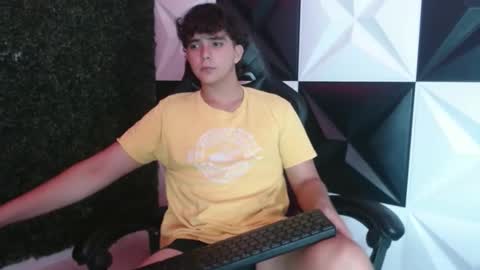 Snapshot of dani_cumboy chatting on 02.06.25 dani_cumboy online show from 02.06.25