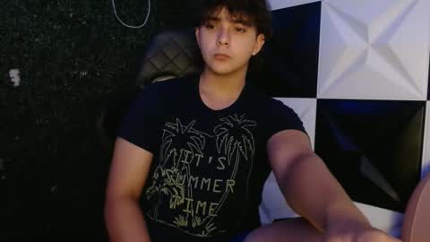 Snapshot of dani_cumboy chatting on 02.19.25 dani_cumboy online show from 02.19.25