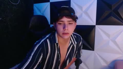 Snapshot of dani_cumboy chatting on 02.25.25 dani_cumboy online show from 02.25.25