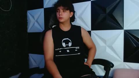 Snapshot of dani_cumboy chatting on 03.01.25 dani_cumboy online show from 03.01.25