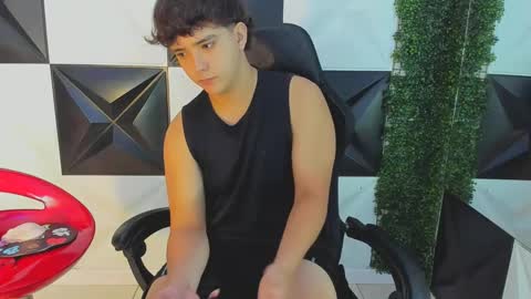 Snapshot of dani_cumboy chatting on 09.25.25 dani_cumboy online show from 09.25.25