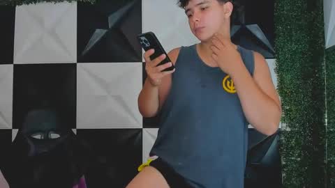 Snapshot of dani_cumboy chatting on 10.04.25 dani_cumboy online show from 10.04.25