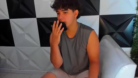 Snapshot of dani_cumboy chatting on 10.19.25 dani_cumboy online show from 10.19.25