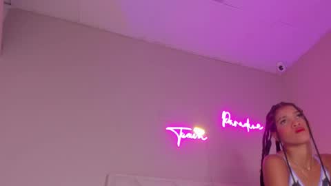 Hi I am Dani online show from 09.15.25