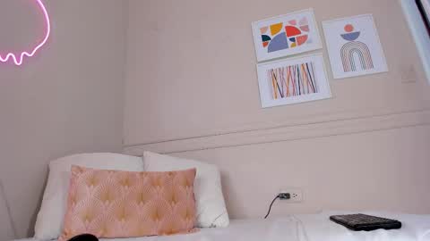 Hi I am Dani online show from 09.19.25