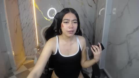 dania_b_ online show from 10.04.25