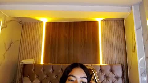 dania_b_ online show from 10.28.25