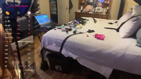 Snapshot of danidragon69 chatting on 12.11.24 Dani Dragon online show from 12.11.24