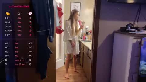 Snapshot of danidragon69 chatting on 12.19.24 Dani Dragon online show from 12.19.24