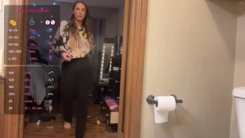 Snapshot of danidragon69 chatting on 01.09.25 Dani Dragon online show from 01.09.25