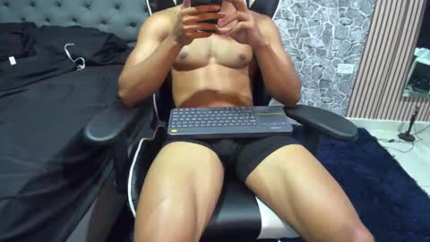 Snapshot of daniel_leconte chatting on 10.14.25 daniel_leconte online show from 10.14.25