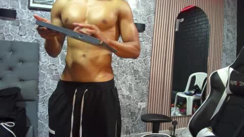 Snapshot of daniel_leconte chatting on 10.31.25 daniel_leconte online show from 10.31.25