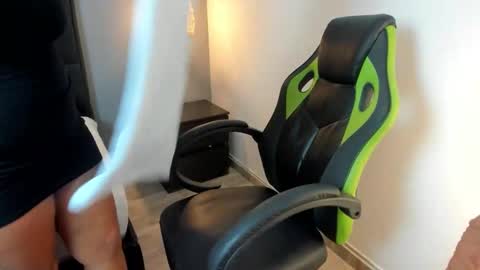 Snapshot of daniela_crozee_ chatting on 10.11.25 D A N I online show from 10.11.25