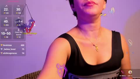 Snapshot of daniela_giraldo88 chatting on 12.10.24 Daniela online show from 12.10.24