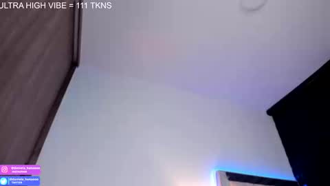 Snapshot of daniela_henaoo chatting on 09.22.25 independent model online show from 09.22.25