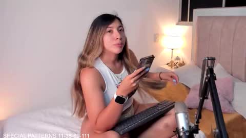  independent model   online show from 03.17.26