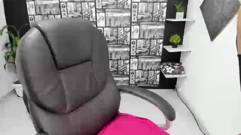 danielamonroe online show from 09.08.25