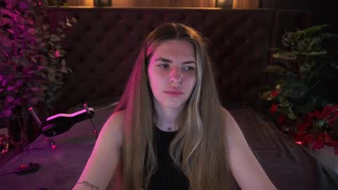 danielareign online show from 04.02.26